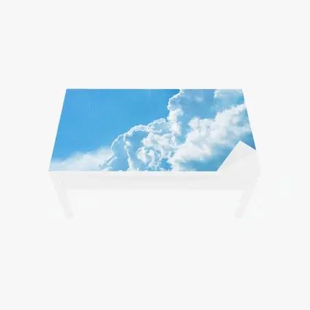 Adesivo per tavolo e scrivania nuvole soffici nel cielo azzurro • Wallissimo®