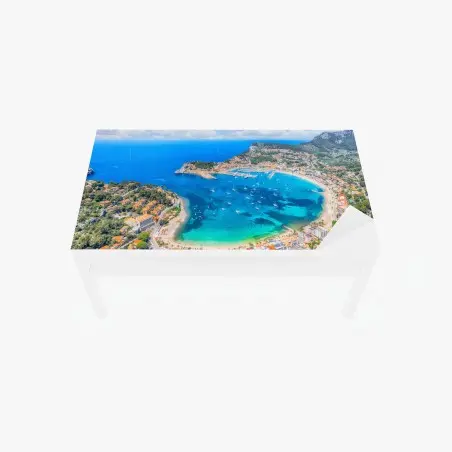 Adesivo per tavolo e scrivania panorama aereo della baia di Port de Sóller, Maiorca • Wallissimo®