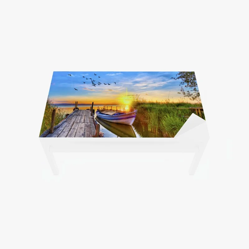 Adesivo per tavolo e scrivania tramonto sul lago con barca e molo