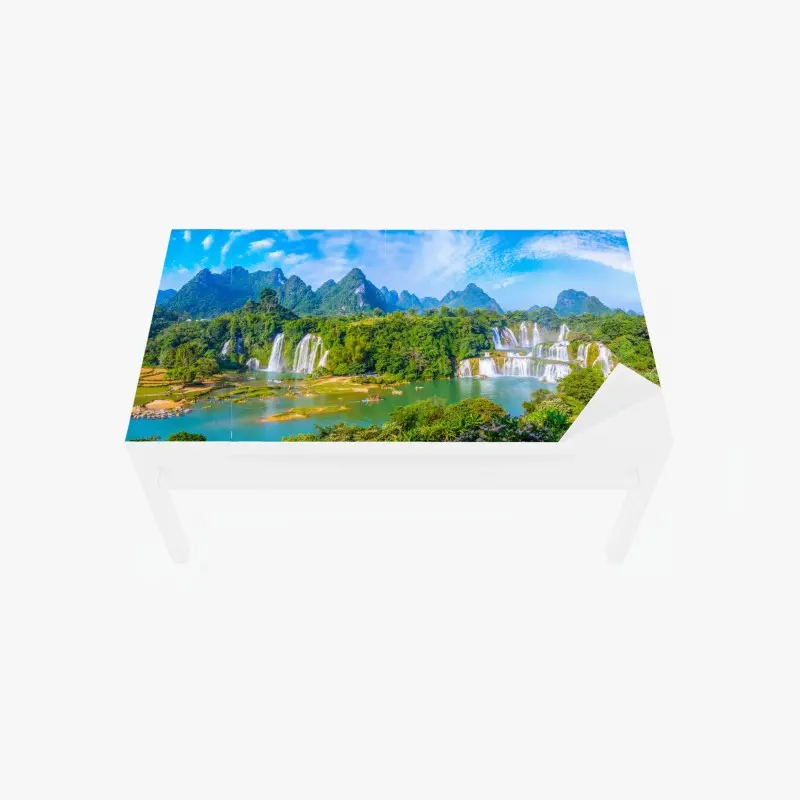 Adesivo per tavolo e scrivania paesaggio di cascate tra montagne carsiche • Wallissimo®
