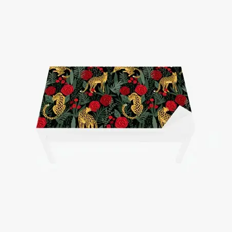 Adesivo per tavolo e scrivania eleganza felina tra rose rosse • Wallissimo®