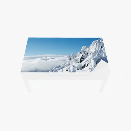 Adesivo per tavolo e scrivania panorama invernale dalle cime innevate • Wallissimo®