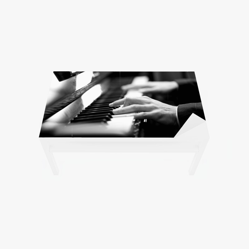 Adesivo per tavolo e scrivania eleganza al pianoforte in bianco e nero