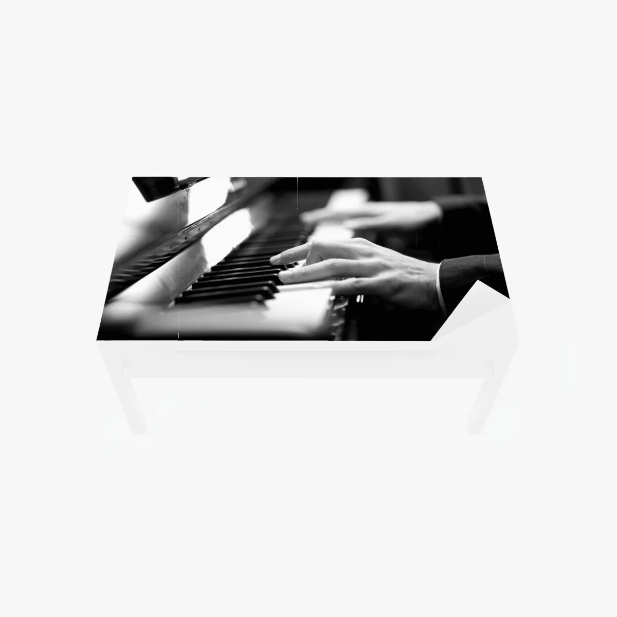 Adesivo per tavolo e scrivania eleganza al pianoforte in bianco e nero • Wallissimo®
