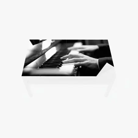 Adesivo per tavolo e scrivania eleganza al pianoforte in bianco e nero • Wallissimo®