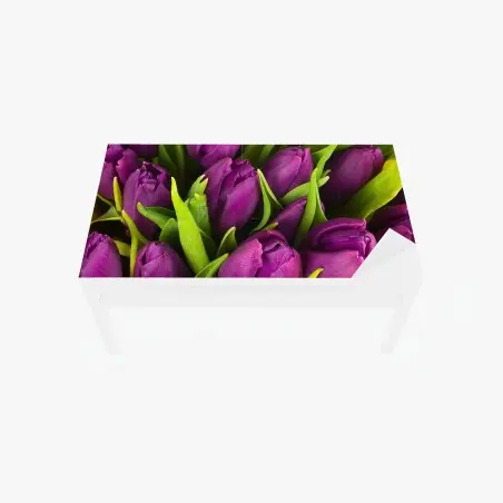 Adesivo per tavolo e scrivania bouquet di tulipani viola in primo piano • Wallissimo®