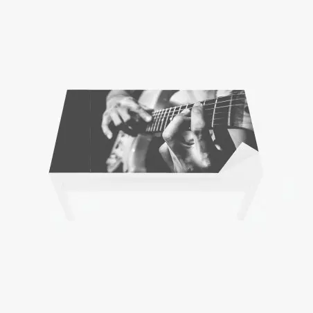 Adesivo per tavolo e scrivania dettaglio di chitarra elettrica in bianco e nero • Wallissimo®