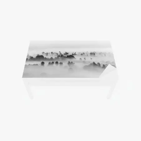 Adesivo per tavolo e scrivania mare di nuvole sulla foresta - minimalismo in bianco e nero • Wallissimo®