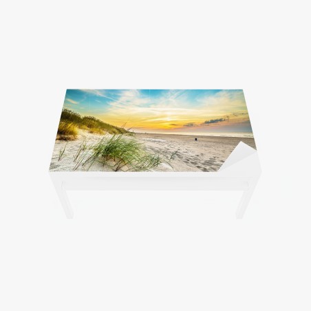 Adesivo per tavolo e scrivania tramonto sulla spiaggia con dune e erba marina • Wallissimo®