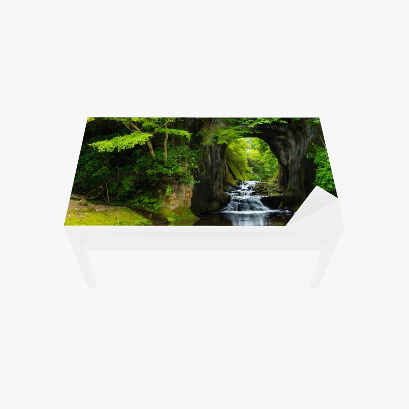 Adesivo per tavolo e scrivania arco naturale con cascata nella foresta