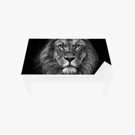 Adesivo per tavolo e scrivania ritratto maestoso di leone in bianco e nero • Wallissimo®