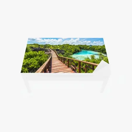 Adesivo per tavolo e scrivania passerella verso la laguna turchese • Wallissimo®