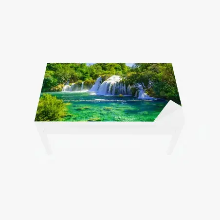 Adesivo per tavolo e scrivania cascata smeraldo per decorazione murale • Wallissimo®