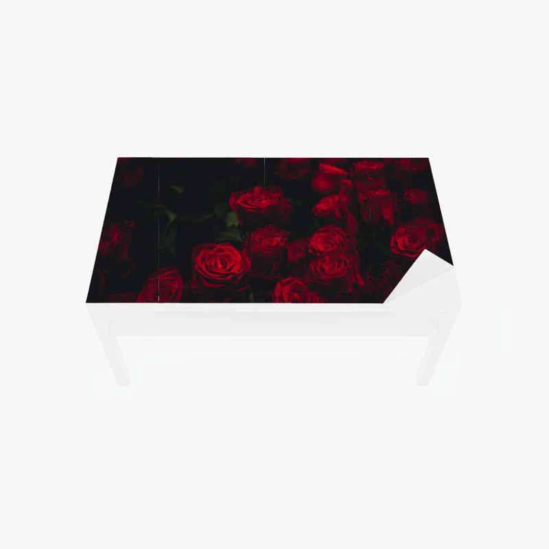 Adesivo per tavolo e scrivania composizione di rose rosse su sfondo scuro