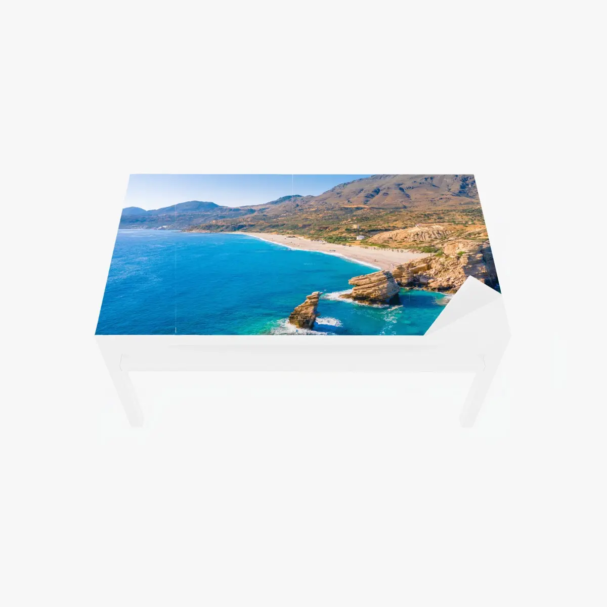Adesivo per tavolo e scrivania panorama costiero turchese con scogli e spiaggia • Wallissimo®