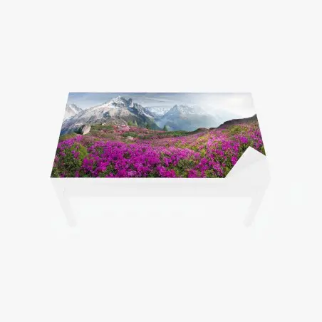 Adesivo per tavolo e scrivania fioritura di rododendri ai piedi del Monte Bianco • Wallissimo®
