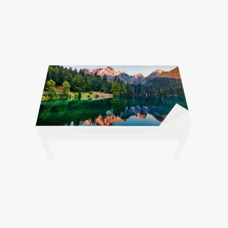 Adesivo per tavolo e scrivania panorama del Lago di Fusine con Mangart • Wallissimo®