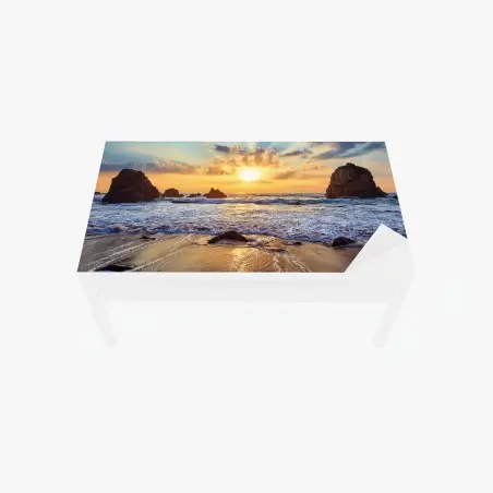 Adesivo per tavolo e scrivania tramonto dorato sulla costa rocciosa • Wallissimo®