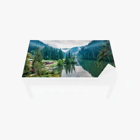 Adesivo per tavolo e scrivania mattina nebbiosa sul lago Lacu Rosu • Wallissimo®
