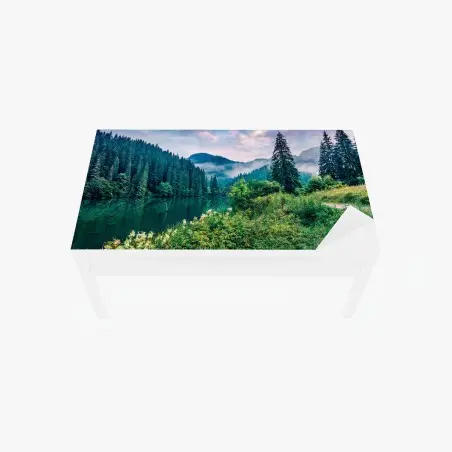 Adesivo per tavolo e scrivania alba nebbiosa sul lago • Wallissimo®
