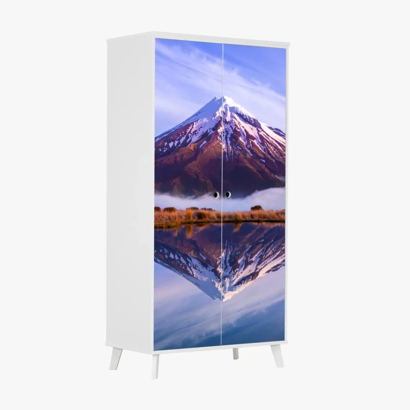 Adesivo per armadio riflessi di montagna al tramonto