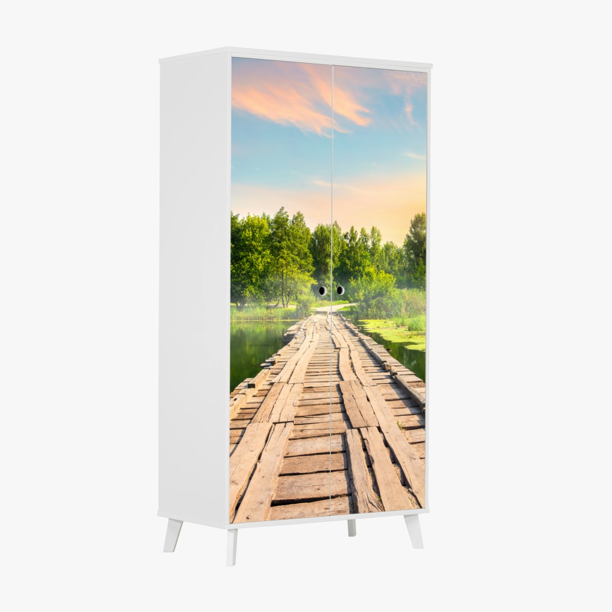 Adesivo per armadio ponte di legno sul lago al tramonto • Wallissimo®