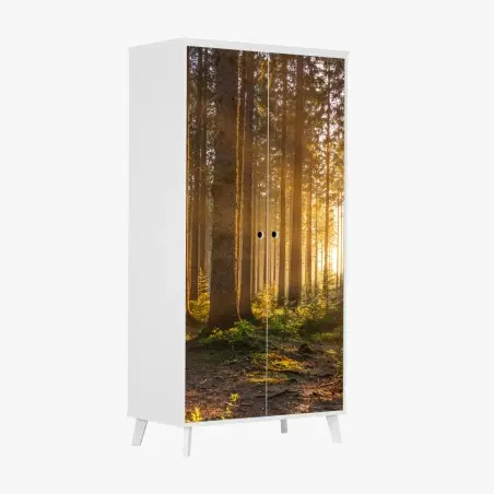 Adesivo per armadio rifugio di luce nella foresta • Wallissimo®
