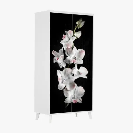 Adesivo per armadio orchidea bianca con sfumature rosa su sfondo nero • Wallissimo®