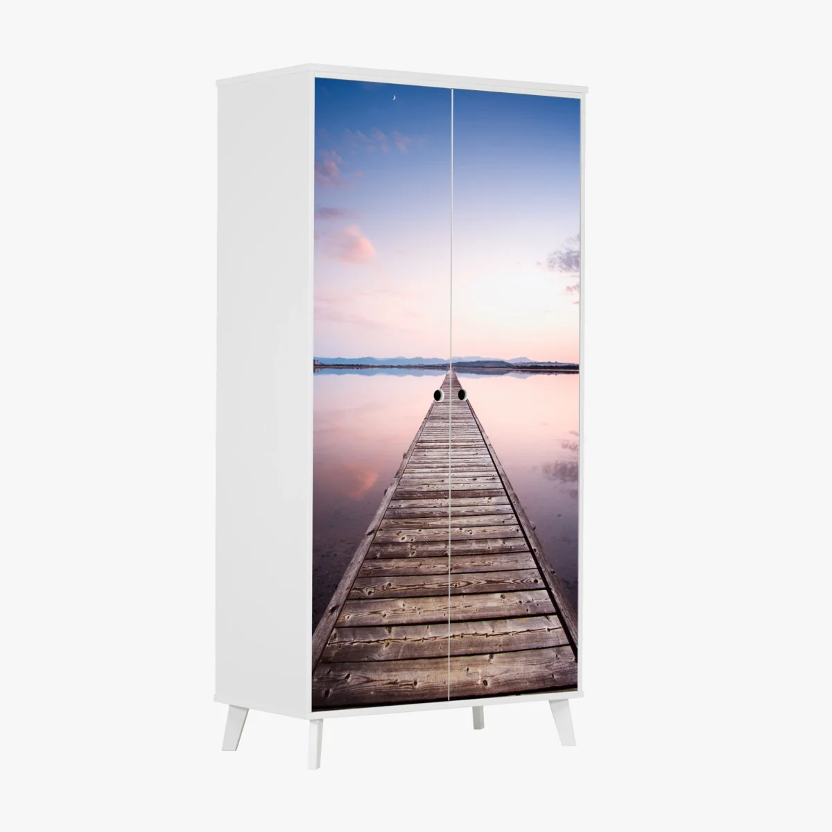 Adesivo per armadio pontile al tramonto: vista prospettica sul lago • Wallissimo® Adesivo per armadio pontile al tramonto: vista prospettica sul lago • Wallissimo®