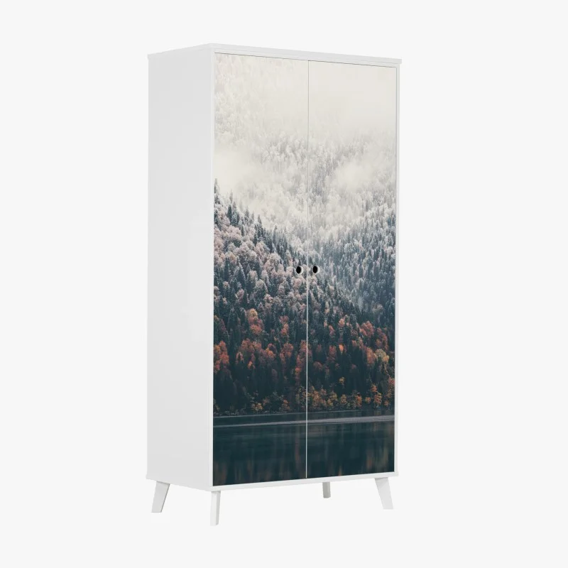 Adesivo per armadio paesaggio montano autunnale con lago e nebbia