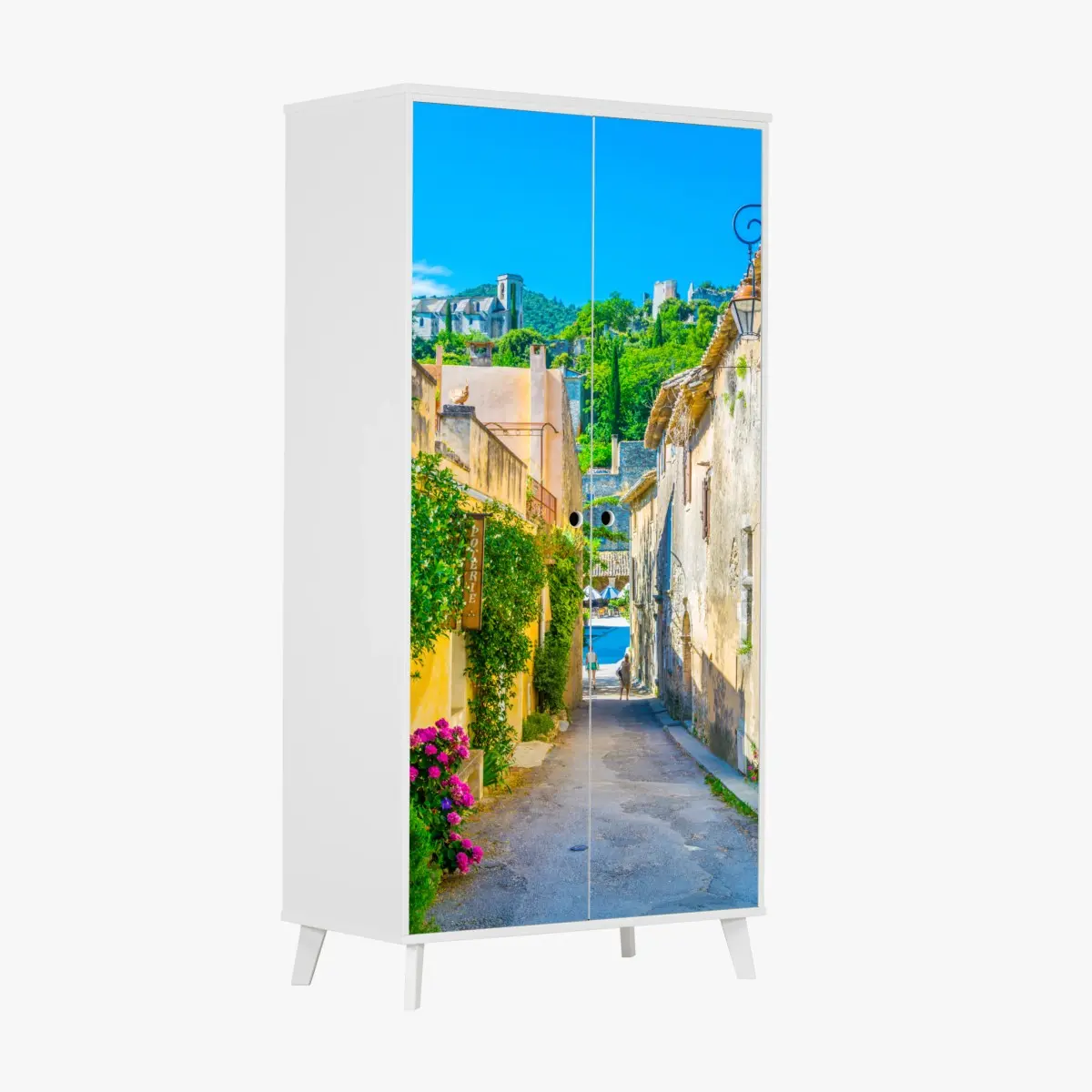 Adesivo per armadio vibrante vicolo mediterraneo in borgo collinare • Wallissimo®