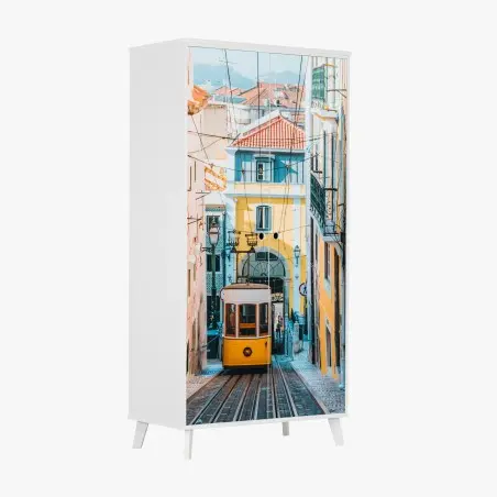 Adesivo per armadio scorcio del tram di Bica a Lisbona • Wallissimo®
