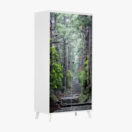 Adesivo per armadio sentiero silenzioso nella foresta secolare • Wallissimo®