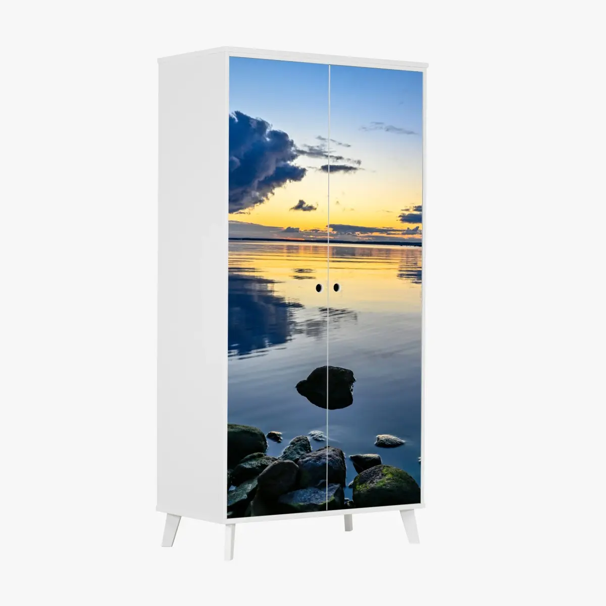Adesivo per armadio tramonto sul lago con riflessi dorati • Wallissimo®