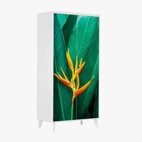 Adesivo per armadio fiore tropicale su fogliame verde intenso • Wallissimo®