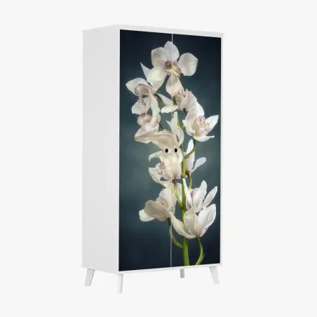 Adesivo per armadio ramo di orchidee bianche su sfondo scuro • Wallissimo®