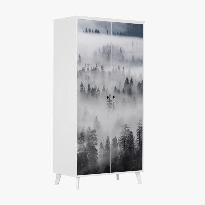 Adesivo per armadio foresta avvolta nella nebbia