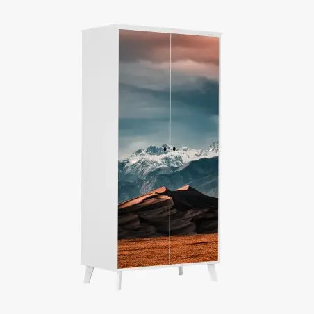 Adesivo per armadio dune al crepuscolo davanti a montagne innevate • Wallissimo®