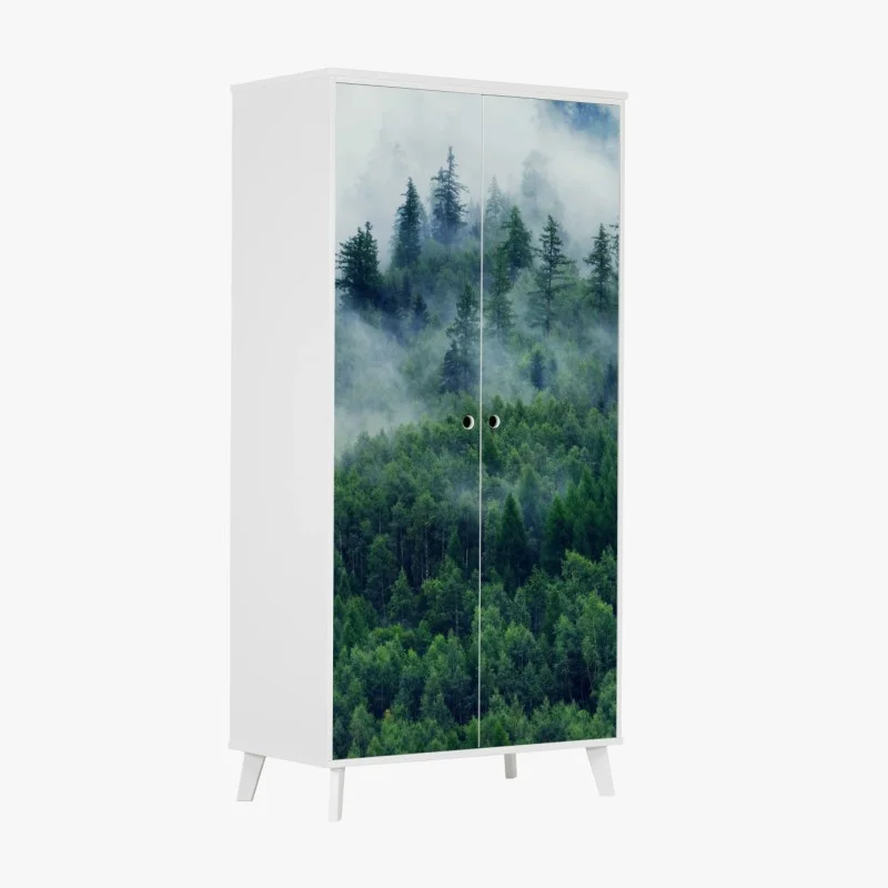 Adesivo per armadio foresta avvolta dalla nebbia