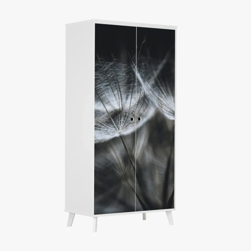 Adesivo per armadio soffione in macro: leggerezza e dettagli