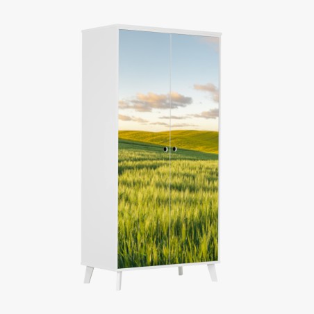 Adesivo per armadio panorama di campi verdi al tramonto • Wallissimo®