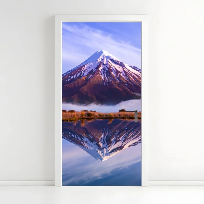 Adesivo per porta riflessi di montagna al tramonto