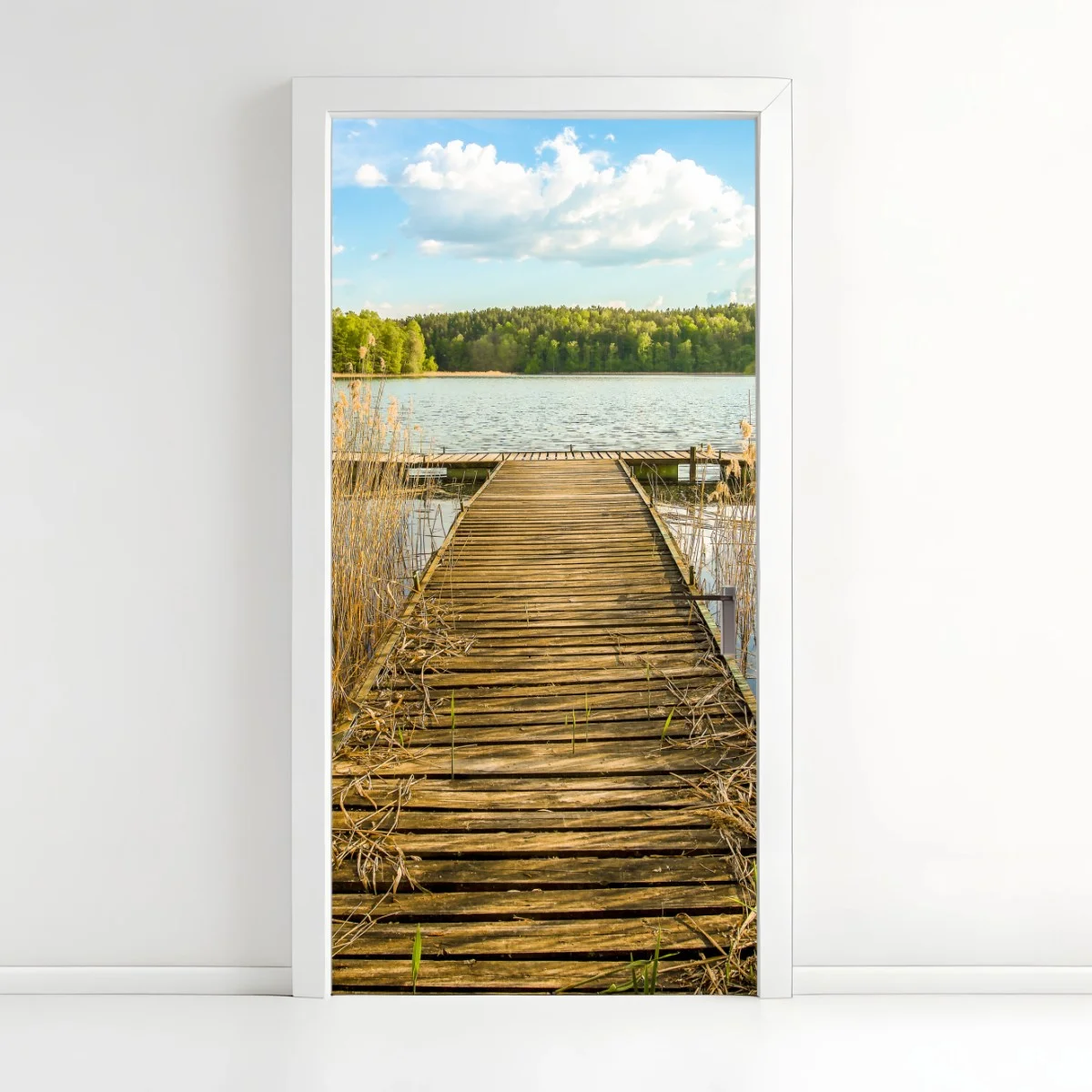 Adesivo per porta molo tra le canne sul lago • Wallissimo® Adesivo per porta molo tra le canne sul lago • Wallissimo®