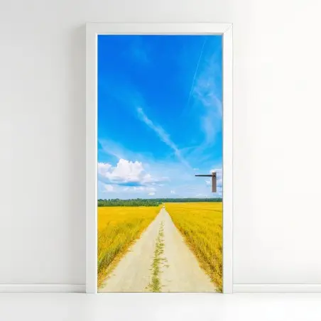 Adesivo per porta strada nel campo dorato sotto un cielo infinito • Wallissimo®