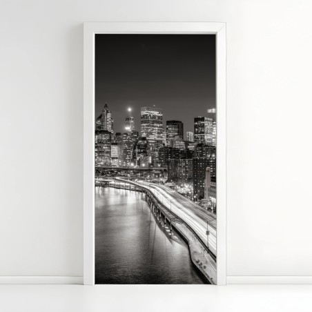 Adesivo per porta skyline notturno di New York in bianco e nero • Wallissimo®