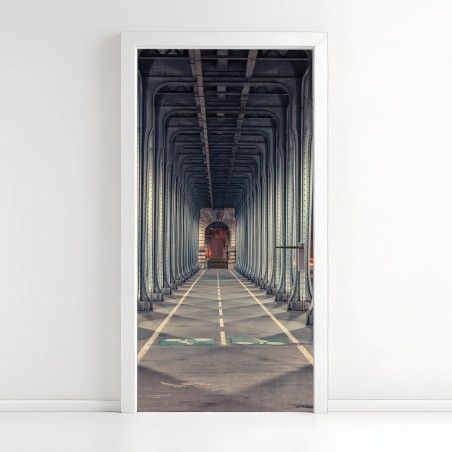 Adesivo per porta corridoio simmetrico di colonne metalliche • Wallissimo®