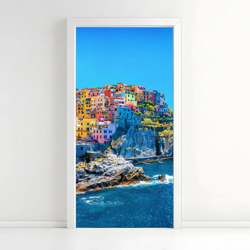 Adesivo per porta Manarola: villaggio colorato a picco sul mare