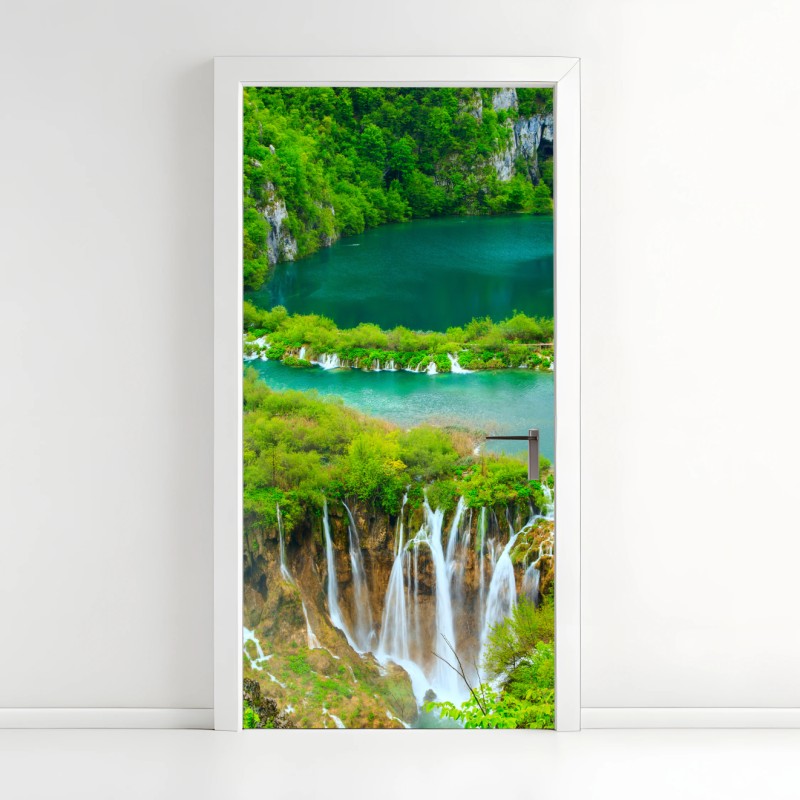 Adesivo per porta oasi di cascate e laghi verdi