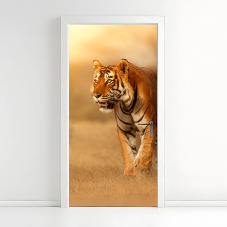 Adesivo per porta tigre maestosa al tramonto • Wallissimo®