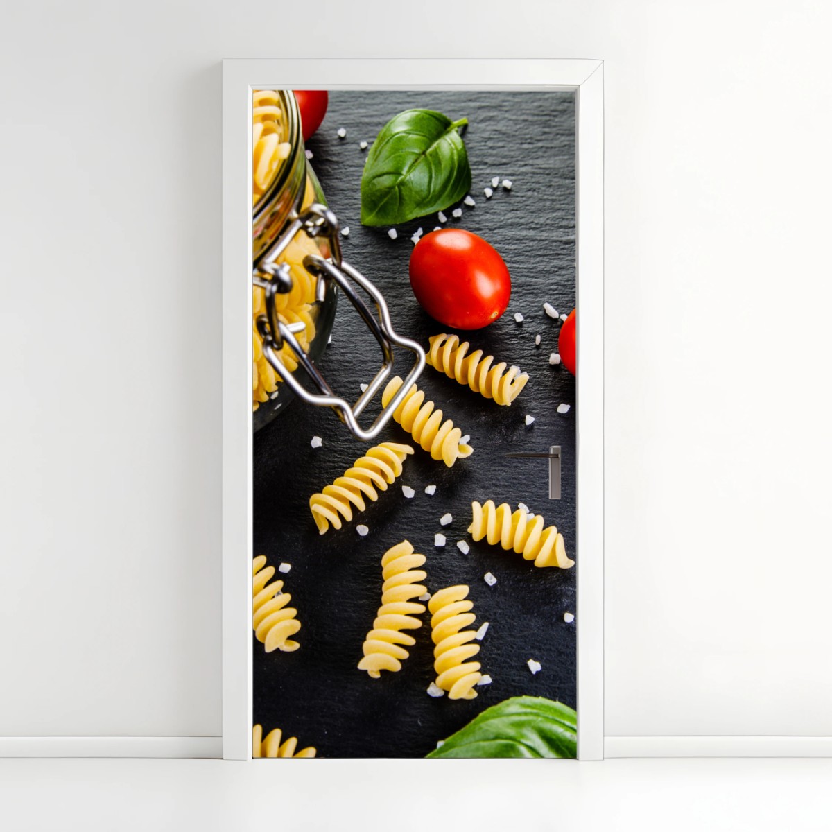 Adesivo per porta composizione di fusilli e ingredienti mediterranei • Wallissimo®